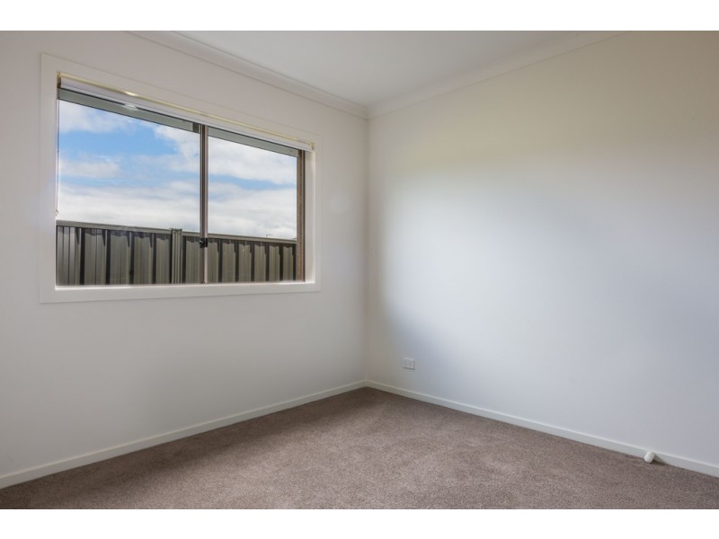 6 Gawler Way, Clyde North VIC 3978