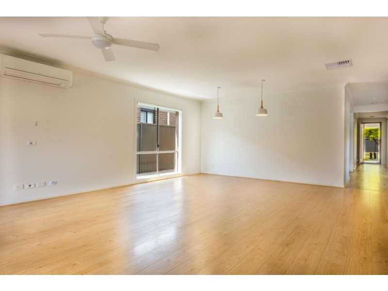 6 Gawler Way, Clyde North VIC 3978