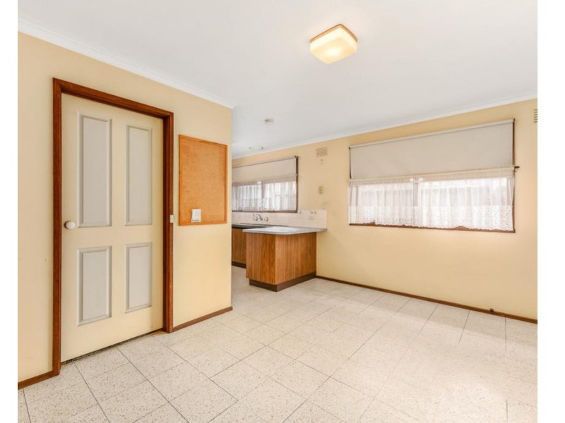 52 Fairbairn Road, Cranbourne VIC 3977