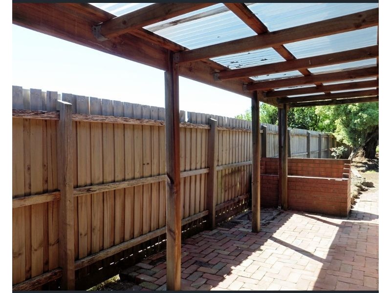 52 Fairbairn Road, Cranbourne VIC 3977