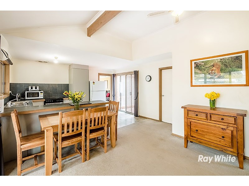 13 Crystal Gardens, Cranbourne West VIC 3977