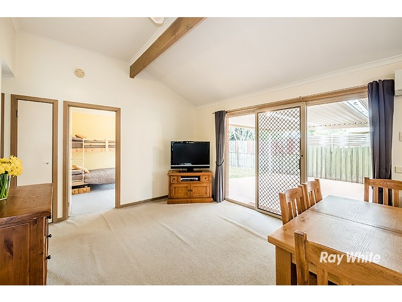 13 Crystal Gardens, Cranbourne West VIC 3977