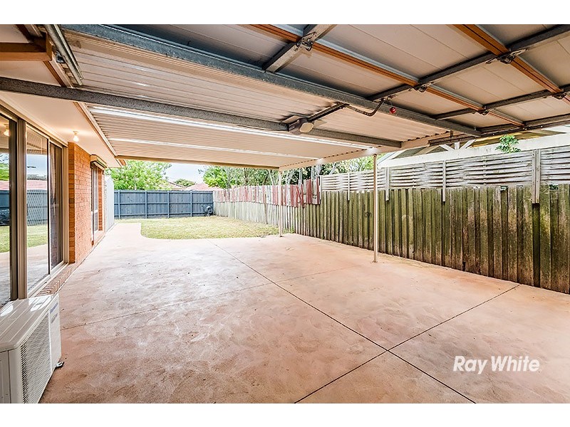 13 Crystal Gardens, Cranbourne West VIC 3977