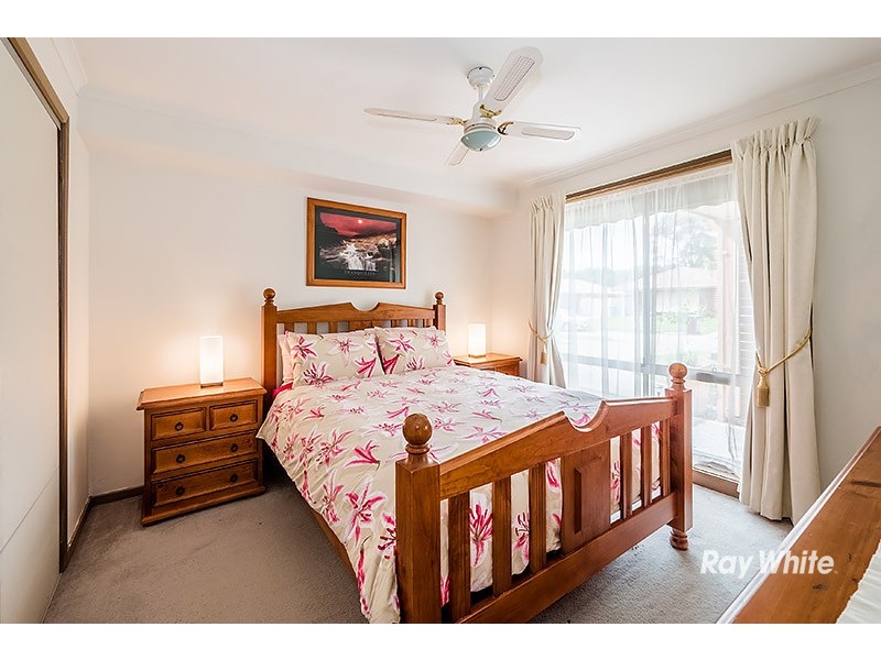 13 Crystal Gardens, Cranbourne West VIC 3977