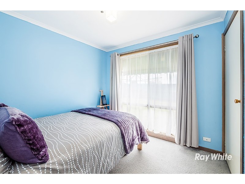 13 Crystal Gardens, Cranbourne West VIC 3977