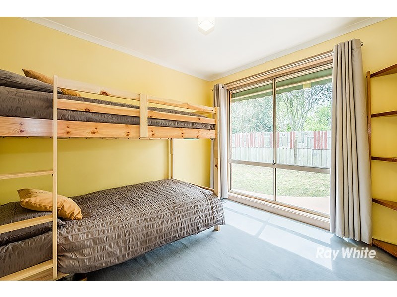 13 Crystal Gardens, Cranbourne West VIC 3977