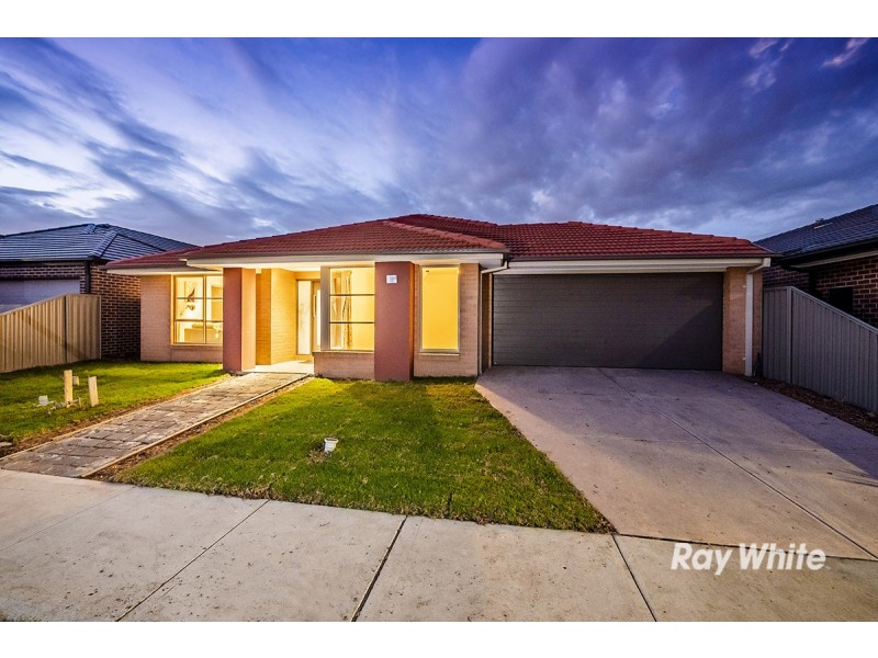 18 Boonwurrung Street, Cranbourne East VIC 3977