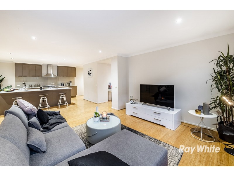 18 Boonwurrung Street, Cranbourne East VIC 3977