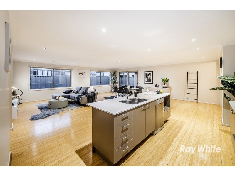 18 Boonwurrung Street, Cranbourne East VIC 3977