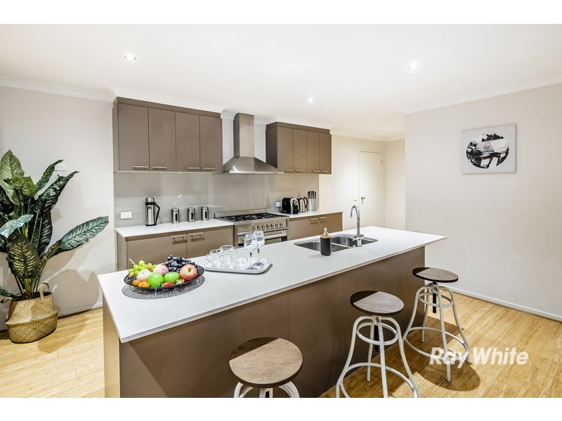 18 Boonwurrung Street, Cranbourne East VIC 3977