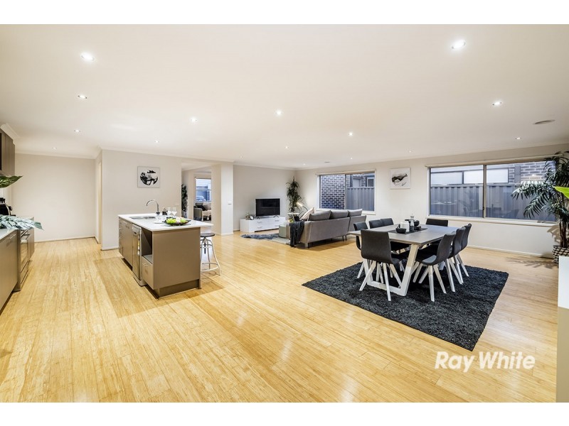 18 Boonwurrung Street, Cranbourne East VIC 3977