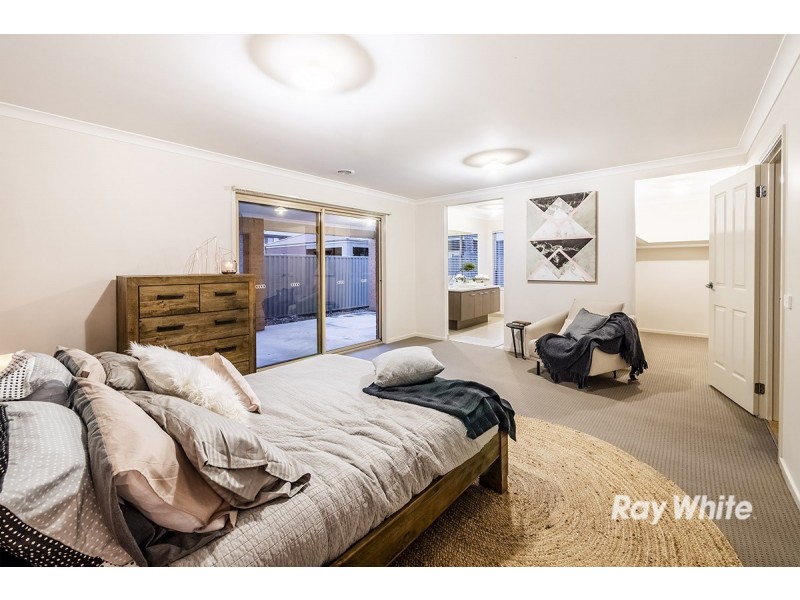 18 Boonwurrung Street, Cranbourne East VIC 3977