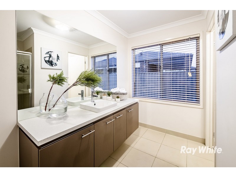 18 Boonwurrung Street, Cranbourne East VIC 3977