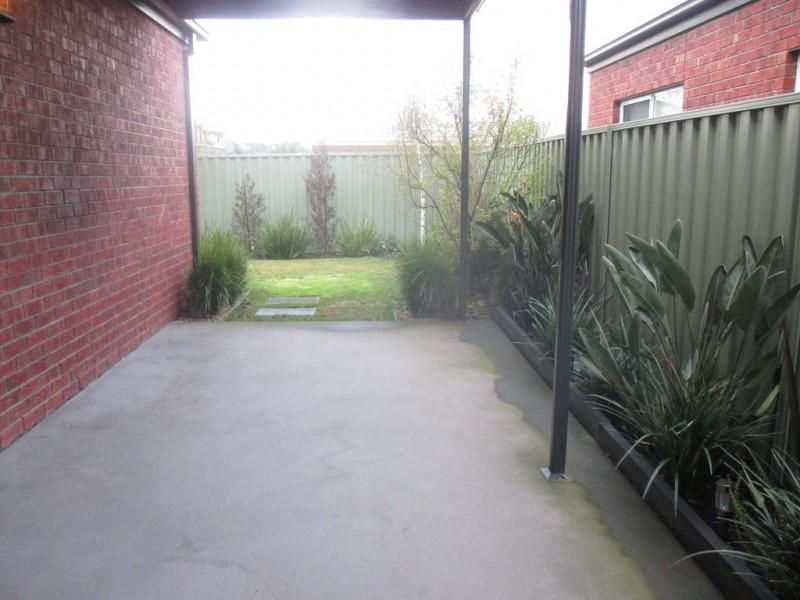 5 Sun Orchid Drive, Pakenham VIC 3810