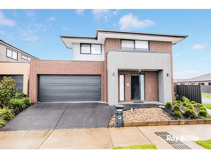 13 Canmore Street, Cranbourne East VIC 3977