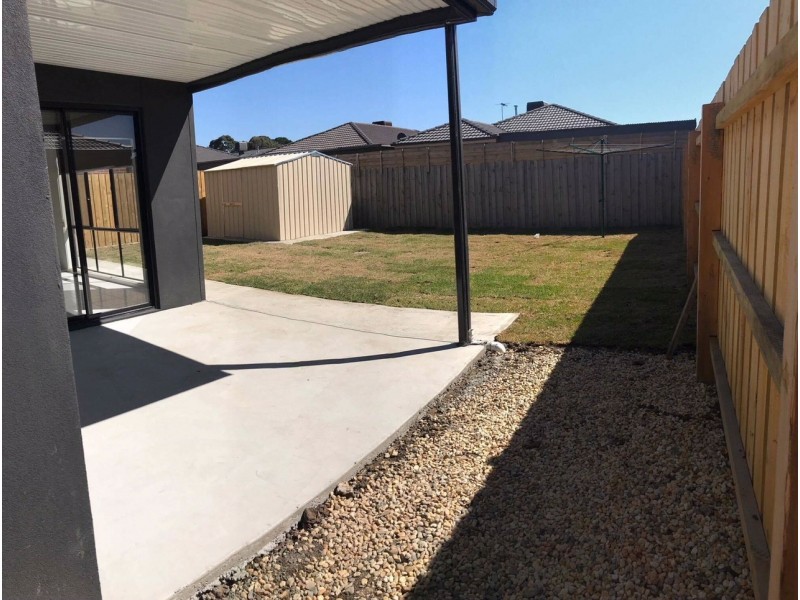 5 Chevrolet Road, Cranbourne East VIC 3977