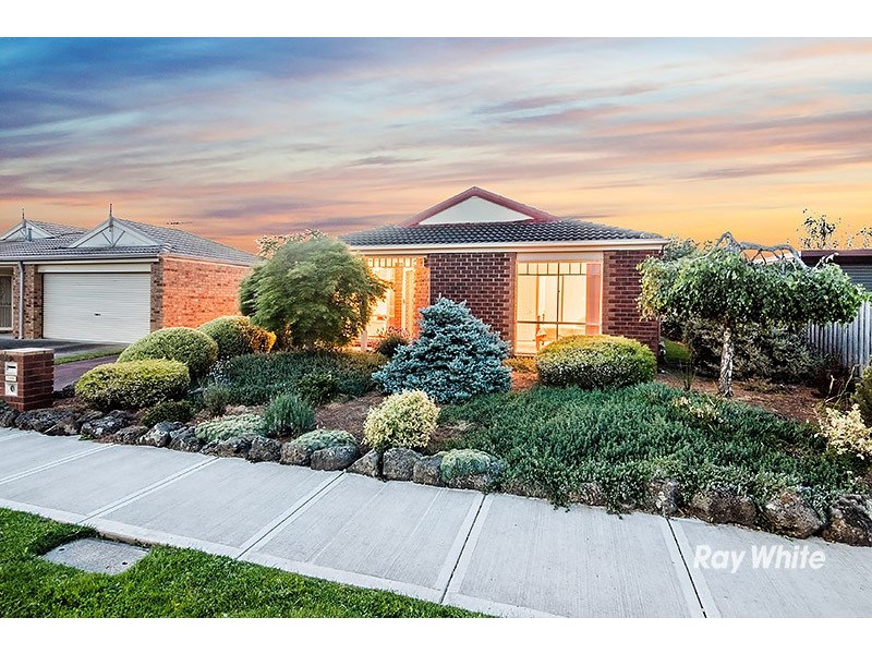 56 Hamilton Drive, Cranbourne North VIC 3977