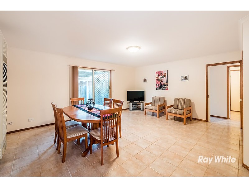 56 Hamilton Drive, Cranbourne North VIC 3977