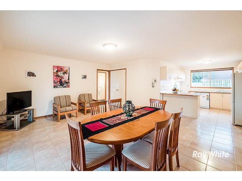 56 Hamilton Drive, Cranbourne North VIC 3977