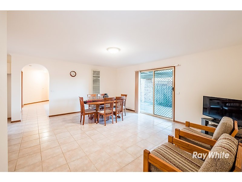 56 Hamilton Drive, Cranbourne North VIC 3977