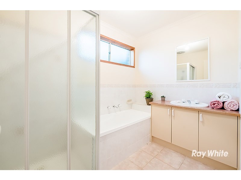 56 Hamilton Drive, Cranbourne North VIC 3977