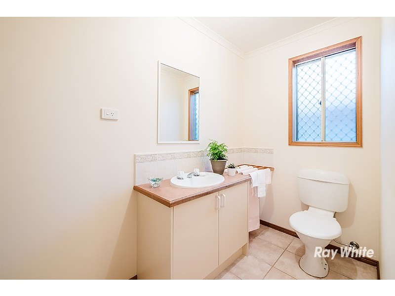 56 Hamilton Drive, Cranbourne North VIC 3977