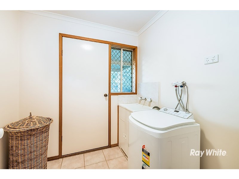 56 Hamilton Drive, Cranbourne North VIC 3977