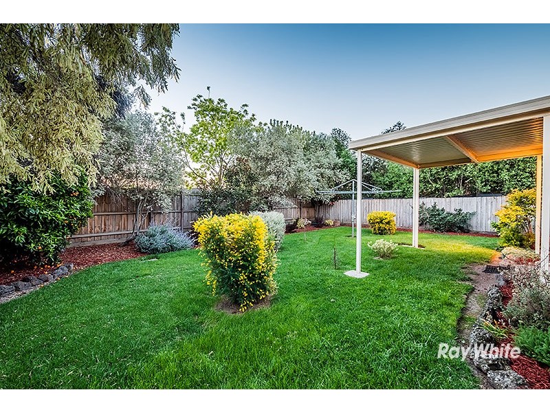 56 Hamilton Drive, Cranbourne North VIC 3977