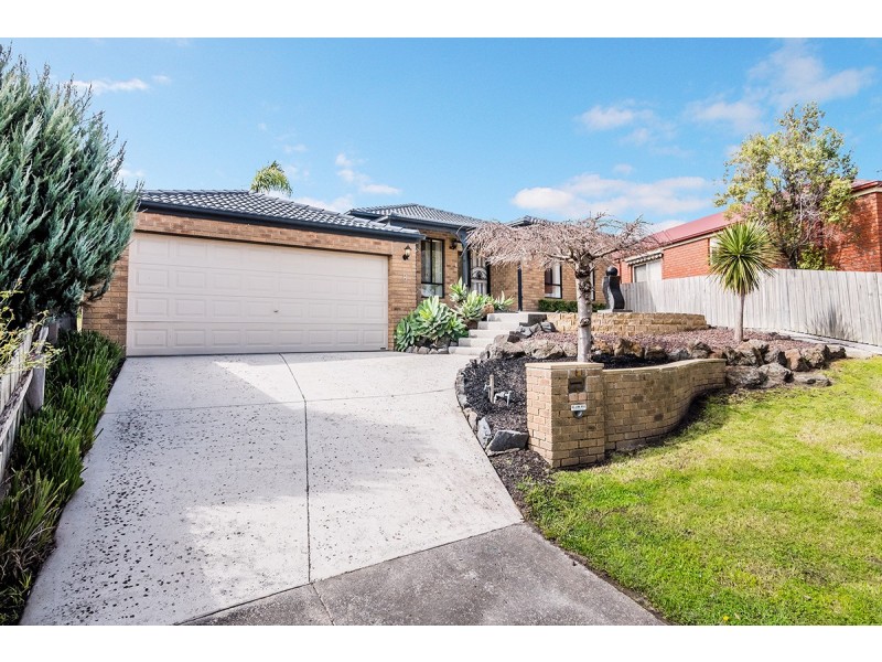 8 Bounty Way, Berwick VIC 3806