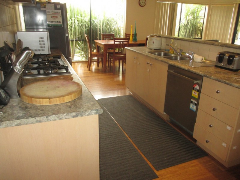 8 Bounty Way, Berwick VIC 3806