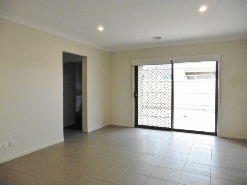 12 Panama Road, Cranbourne VIC 3977