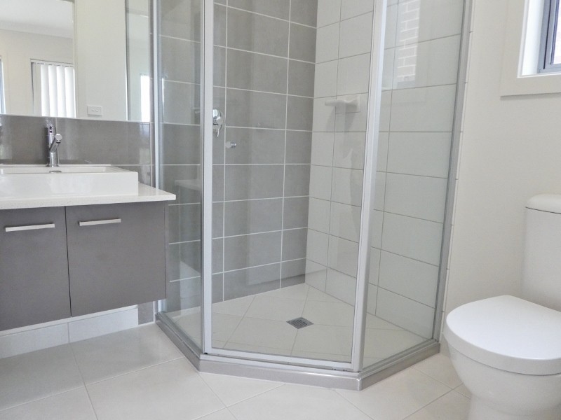 16 Panama Road, Cranbourne West VIC 3977