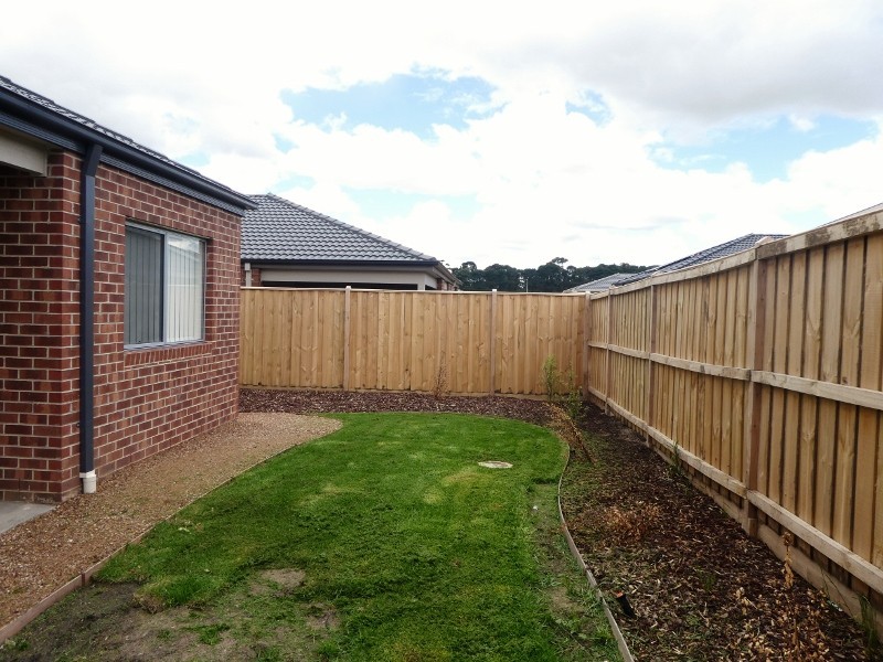 16 Panama Road, Cranbourne West VIC 3977