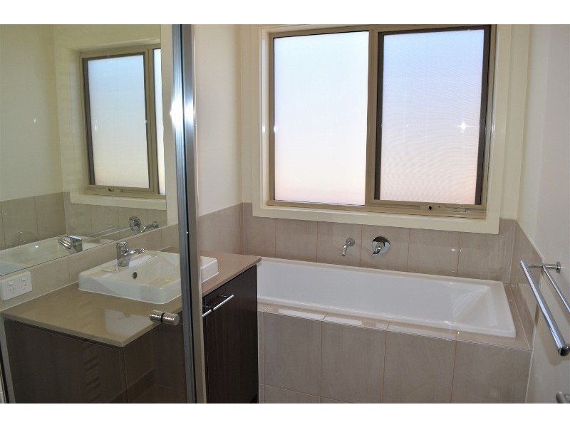 50 Belcam Circuit, Clyde North VIC 3978