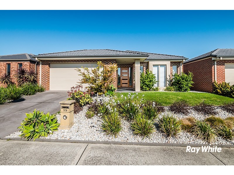 95 Brookwater Parade, Lyndhurst VIC 3975
