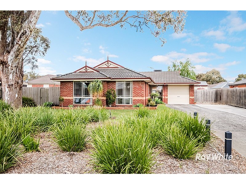 44 Carboni Crescent, Lynbrook VIC 3975