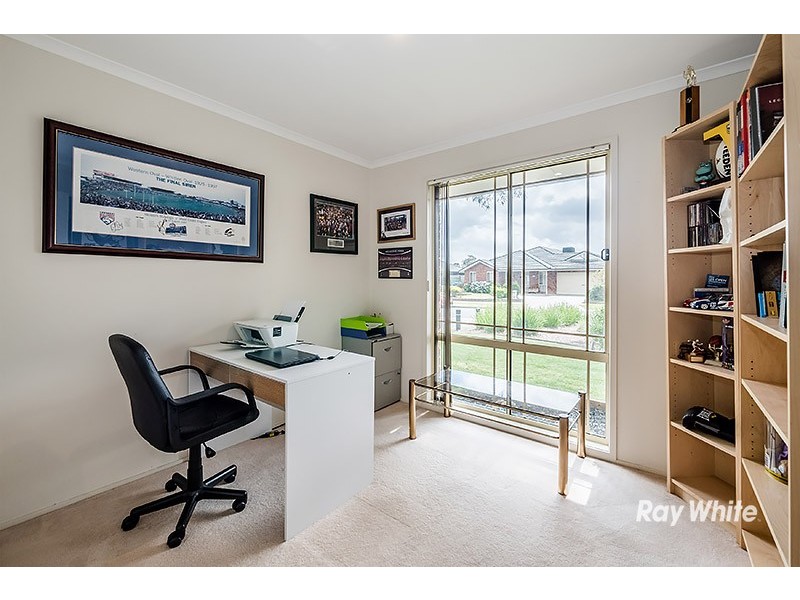 44 Carboni Crescent, Lynbrook VIC 3975