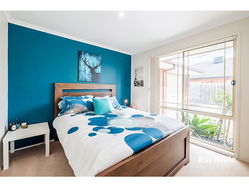 44 Carboni Crescent, Lynbrook VIC 3975
