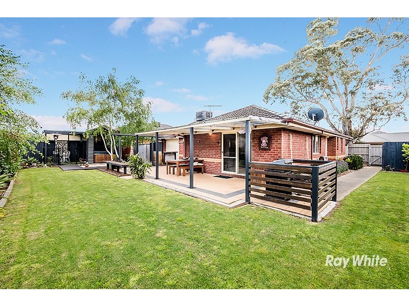 44 Carboni Crescent, Lynbrook VIC 3975