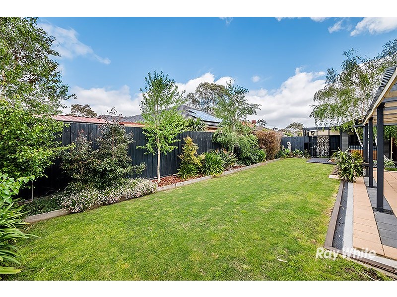 44 Carboni Crescent, Lynbrook VIC 3975