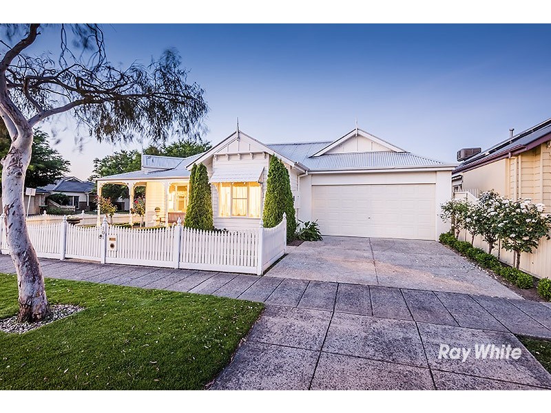 101 Aylmer Road, Lynbrook VIC 3975
