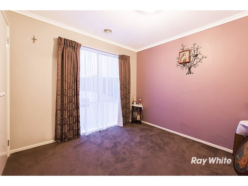 72 Scarborough Avenue, Cranbourne West VIC 3977