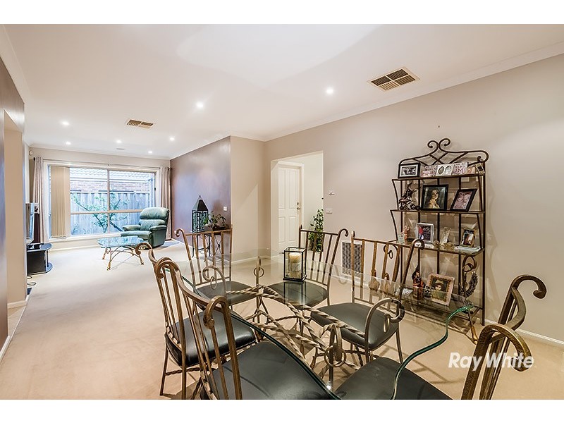 11 Rose Bush Crt, Lyndhurst VIC 3975