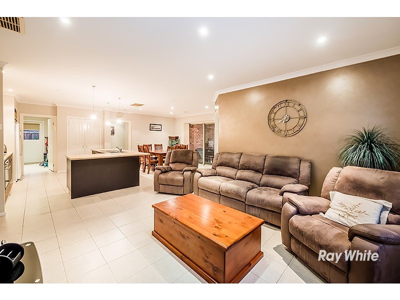 11 Rose Bush Crt, Lyndhurst VIC 3975