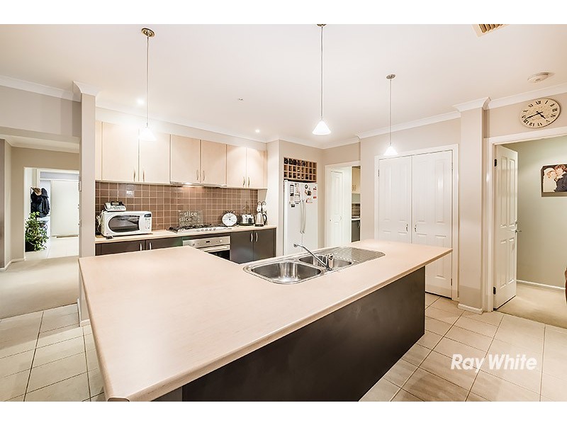 11 Rose Bush Crt, Lyndhurst VIC 3975