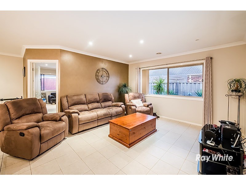 11 Rose Bush Crt, Lyndhurst VIC 3975