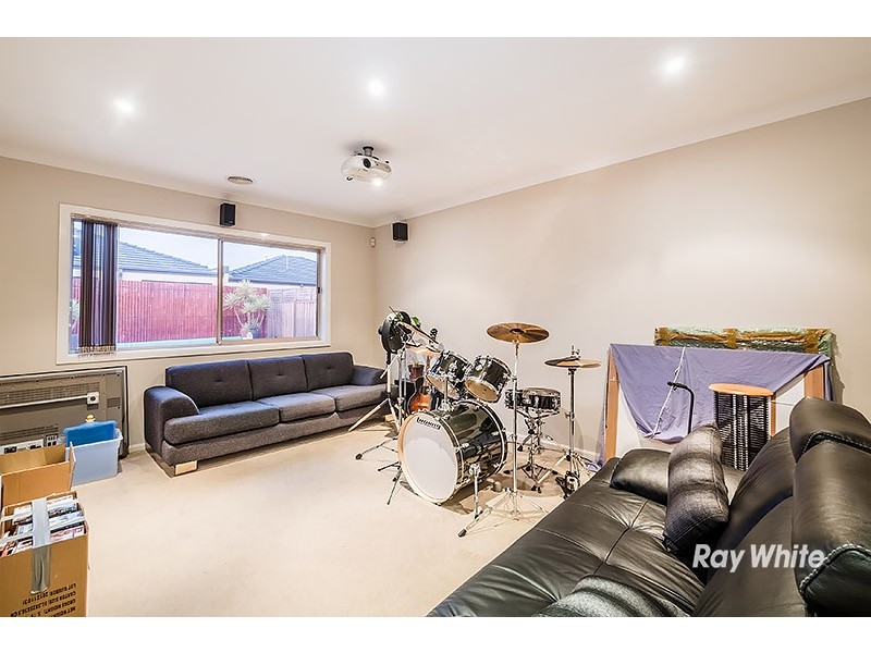 11 Rose Bush Crt, Lyndhurst VIC 3975