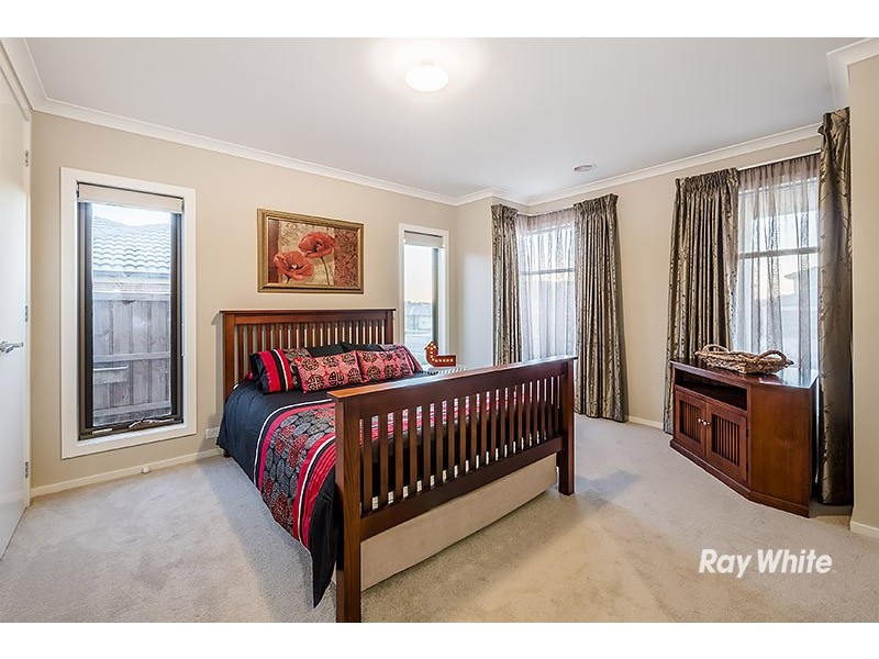 62 Como Parade, Clyde North VIC 3978