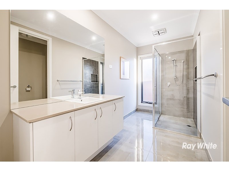 62 Como Parade, Clyde North VIC 3978