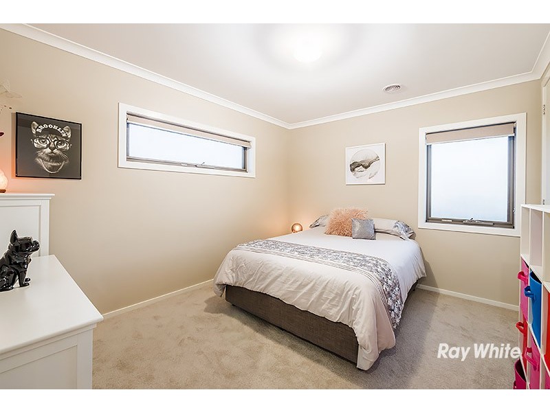 62 Como Parade, Clyde North VIC 3978